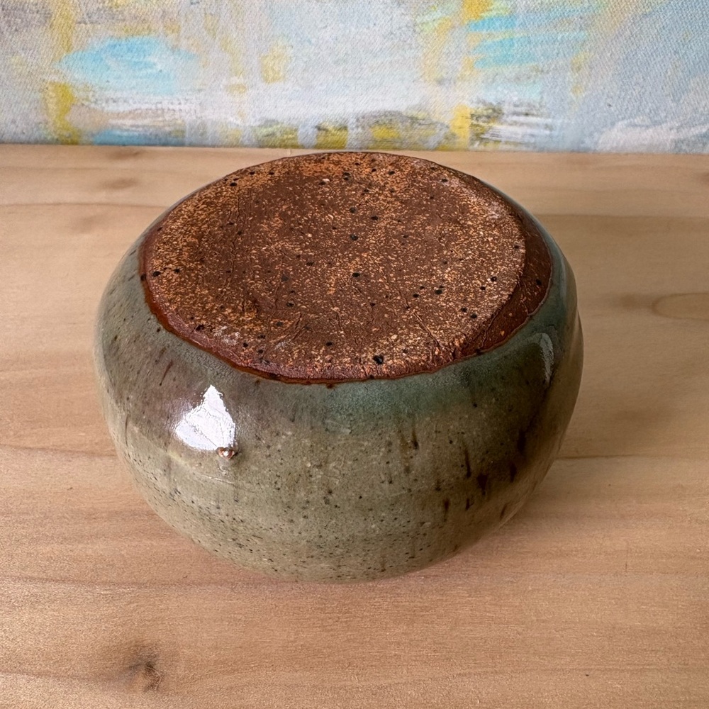 Small Vintage Ceramic Accent Vase - Picture 5 of 5